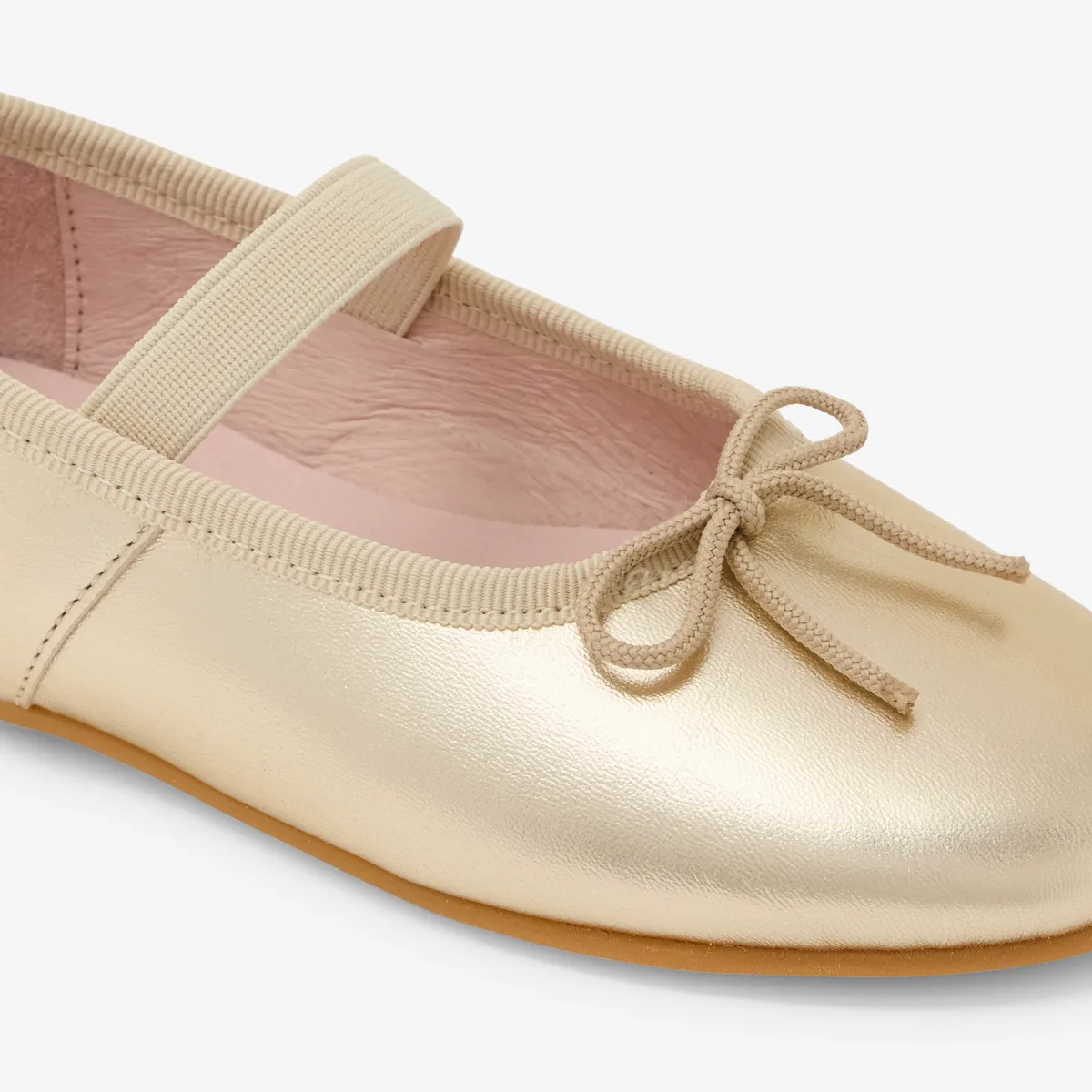 View 3 - Girl ballerinas